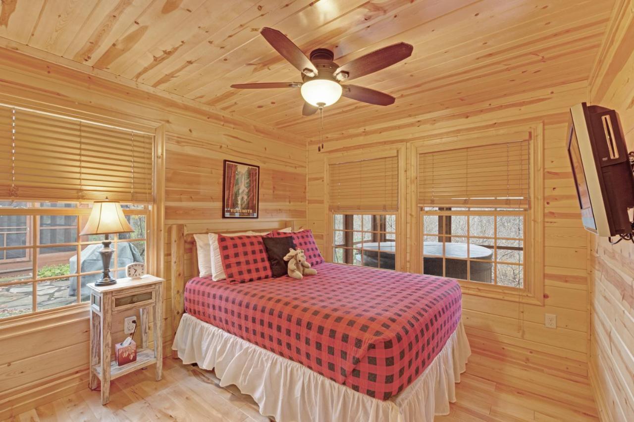 Kingfisher Cove Cabin 2 Saugatuck Exterior photo
